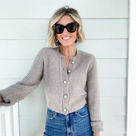 Abercrombie & Fitch pearl button-down cardigan - Picture 4 of 9